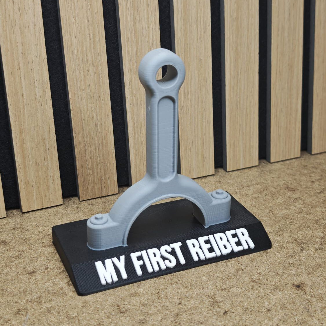 ,,My First Reiber,, Trophäe Statue Dekoration